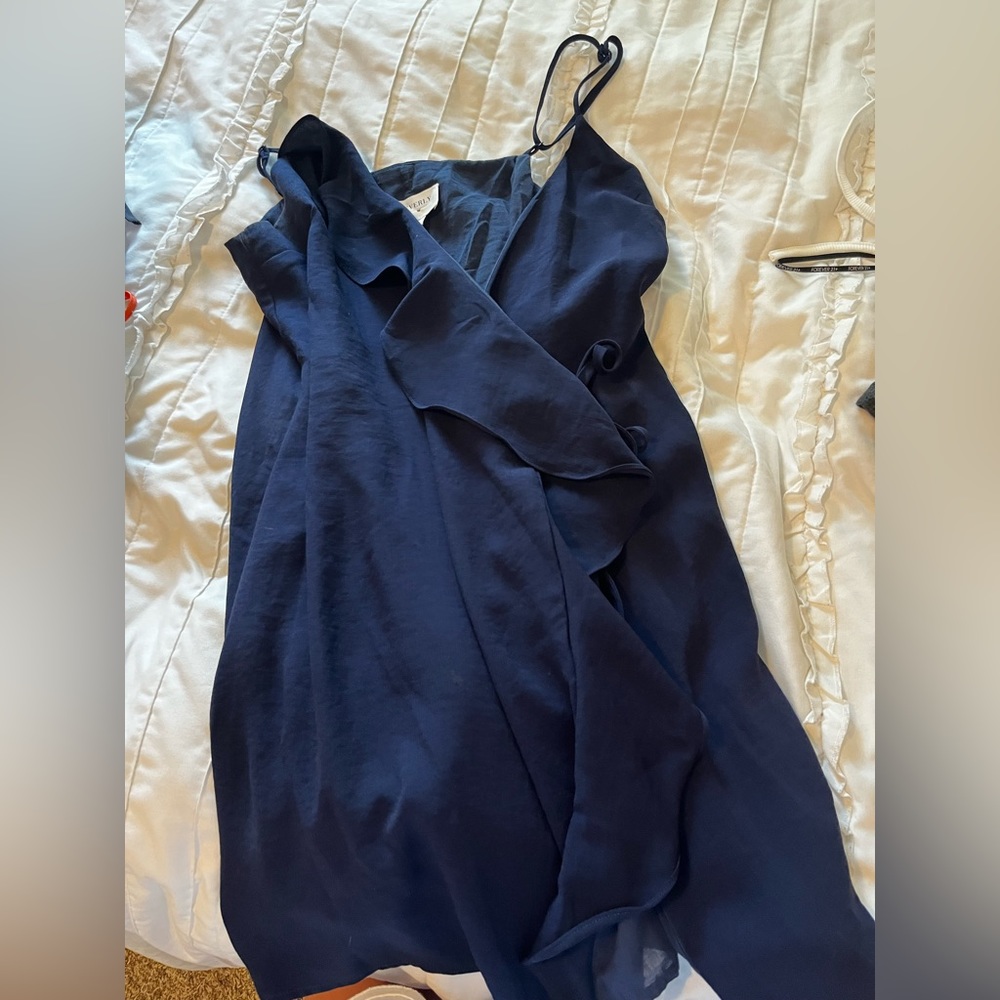 Tank blue dress tie in front